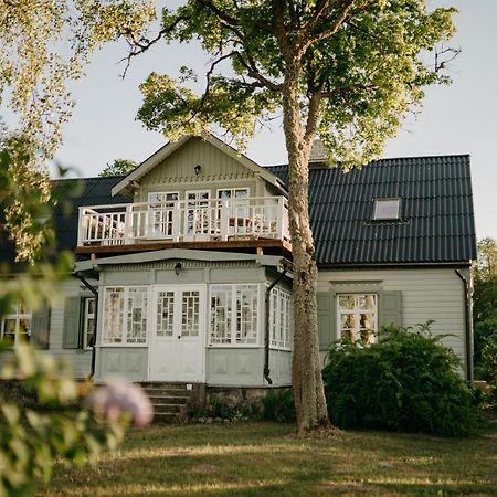 Juras Maja Ausekli Hotel Kaltene Ngoại thất bức ảnh